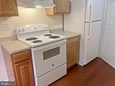 Kitchen - 14909 Cleese Ct #4CA, Silver Spring, MD 20906 photo 6 of 7