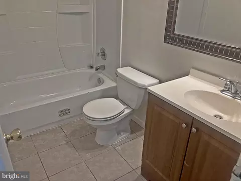 Bath - 14909 Cleese Ct #4CA, Silver Spring, MD 20906 photo 1 of 7