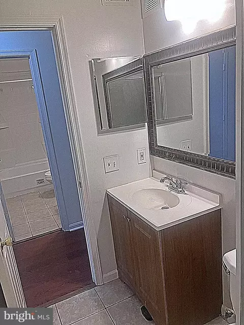 Bath - 14909 Cleese Ct #4CA, Silver Spring, MD 20906 photo 4 of 7