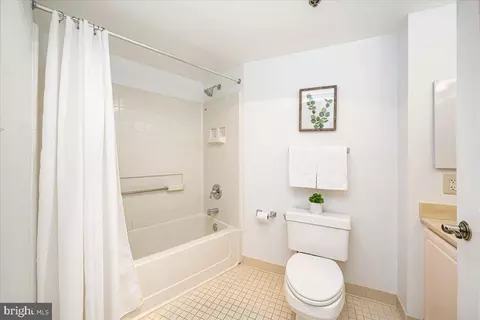 Bath - 14805 Pennfield Cir #201, Silver Spring, MD 20906 photo 3 of 3