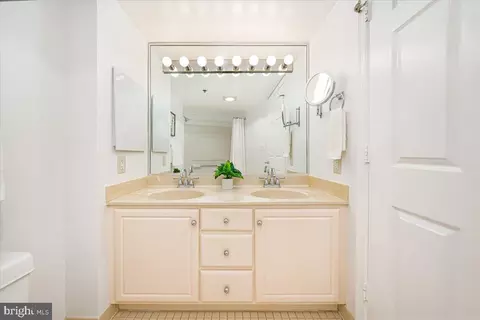 Bedroom - 14805 Pennfield Cir #201, Silver Spring, MD 20906 photo 3 of 4