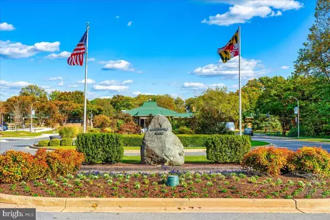 View/Area - 14805 Pennfield Cir #201, Silver Spring, MD 20906 photo 3 of 6