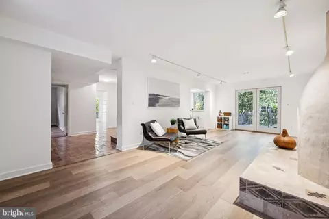 Living - 6 Spring Hill Ct, Chevy Chase, MD 20815 photo 2 of 3