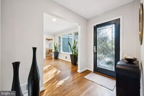 Entry Way - 6 Spring Hill Ct, Chevy Chase, MD 20815 photo 1 of 2