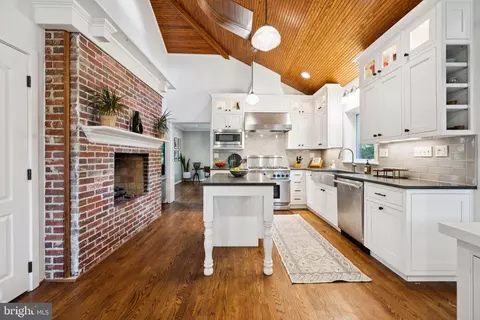 Kitchen - 6 Spring Hill Ct, Chevy Chase, MD 20815 photo 1 of 2