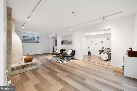 Living - 6 Spring Hill Ct, Chevy Chase, MD 20815 photo 3 of 3