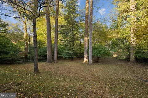 Exterior - 6 Spring Hill Ct, Chevy Chase, MD 20815 photo 3 of 4