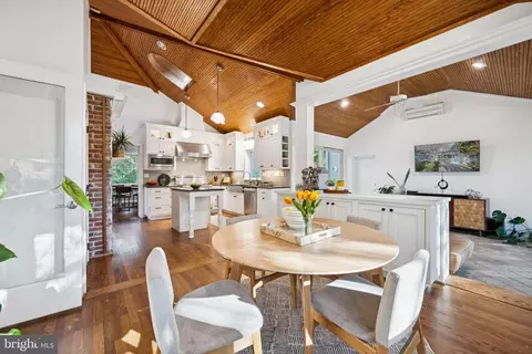 Dining - 6 Spring Hill Ct, Chevy Chase, MD 20815 photo 3 of 4
