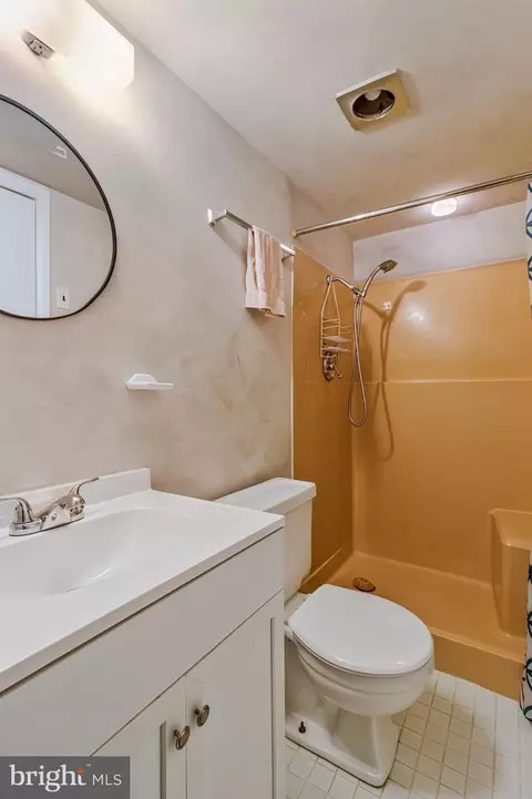 Bath - 14816 Stonegate Ter, Silver Spring, MD 20905 photo 7 of 8