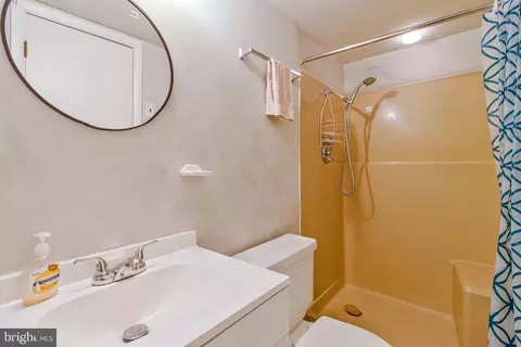 Bath - 14816 Stonegate Ter, Silver Spring, MD 20905 photo 8 of 8