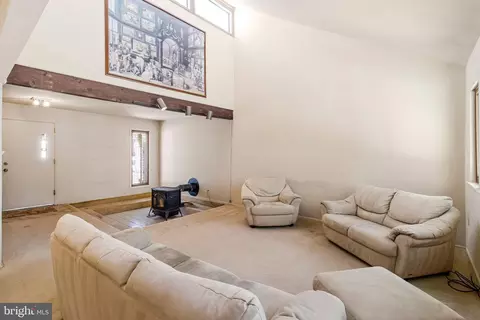 Living - 14816 Stonegate Ter, Silver Spring, MD 20905 photo 14 of 15