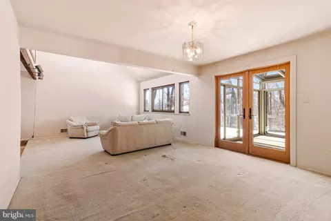 Living - 14816 Stonegate Ter, Silver Spring, MD 20905 photo 5 of 15