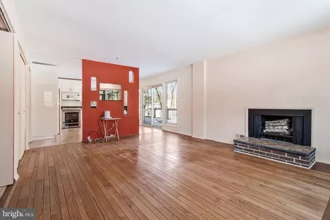Living - 14816 Stonegate Ter, Silver Spring, MD 20905 photo 2 of 15