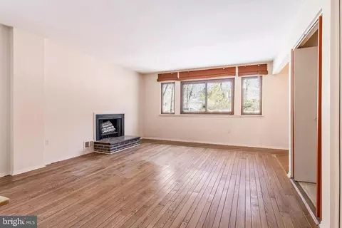 Living - 14816 Stonegate Ter, Silver Spring, MD 20905 photo 4 of 15