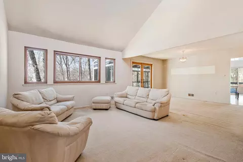 Living - 14816 Stonegate Ter, Silver Spring, MD 20905 photo 12 of 15
