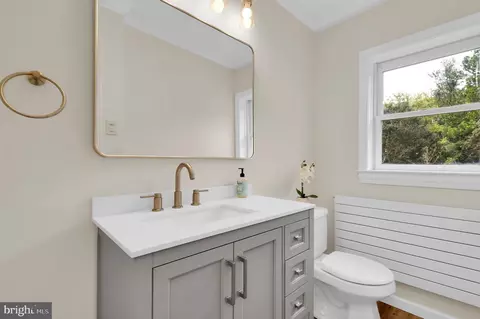 Bath - 15211 Baughman Dr, Silver Spring, MD 20906 photo 1 of 5