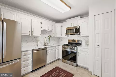 5225 Pooks Hill Rd #1527S, Bethesda, MD 20814