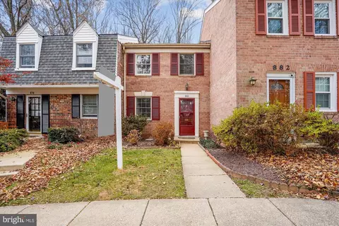 880 Azalea Dr #22-880, Rockville, MD 20850