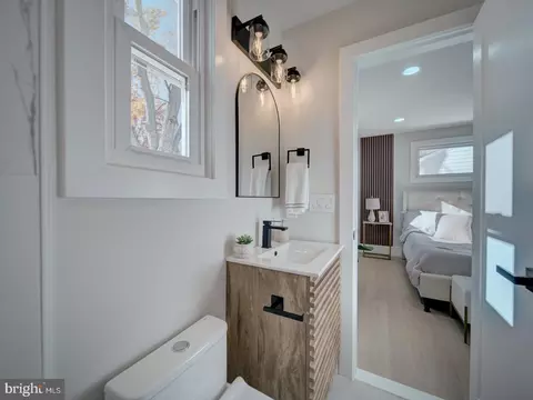 Bath - 2906 Radius Rd, Silver Spring, MD 20902 photo 4 of 6