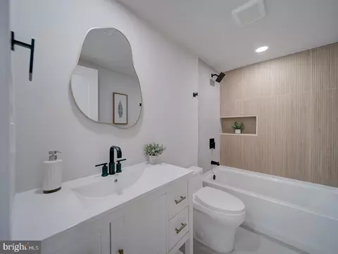 Bath - 2906 Radius Rd, Silver Spring, MD 20902 photo 5 of 6