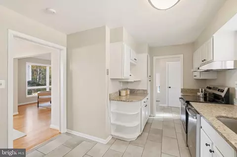 2031 Henderson Ave, Silver Spring, MD 20902 photo 12