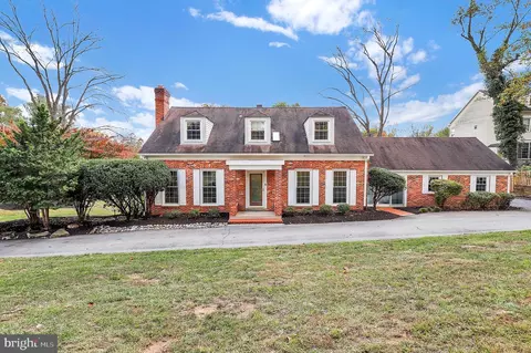 9425 Falls Rd, Potomac, MD 20854