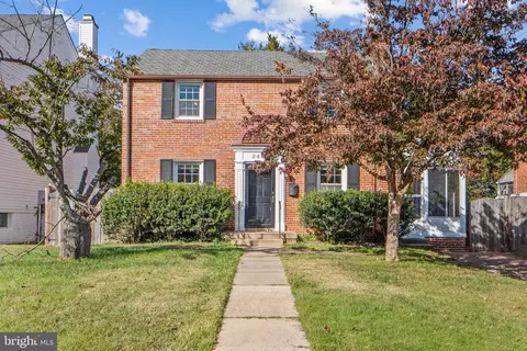 2405 Homestead Dr, Silver Spring, MD 20902