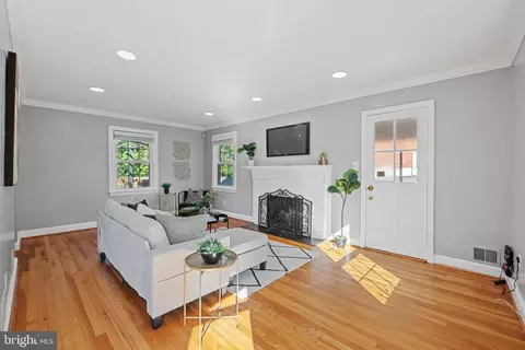 2405 Homestead Dr, Silver Spring, MD 20902 photo 8