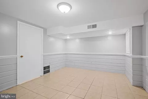 2405 Homestead Dr, Silver Spring, MD 20902 photo 33