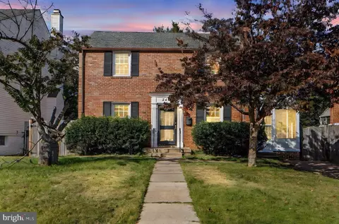 2405 Homestead Dr, Silver Spring, MD 20902 photo 2