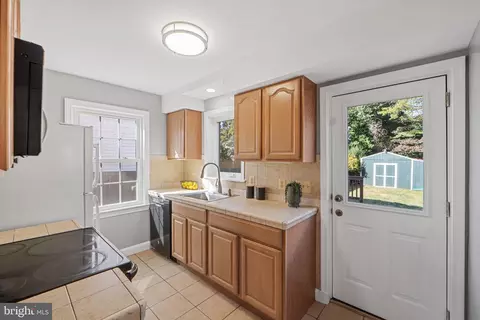 2405 Homestead Dr, Silver Spring, MD 20902 photo 14