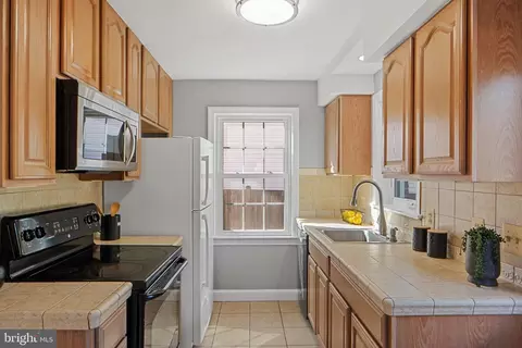 2405 Homestead Dr, Silver Spring, MD 20902 photo 15