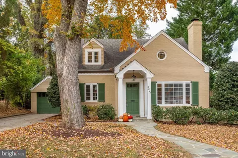 3205 Cummings Ln, Chevy Chase, MD 20815