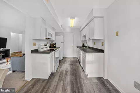Entry Way - 14901 Mckisson Ct #7CC, Silver Spring, MD 20906 photo 1 of 1