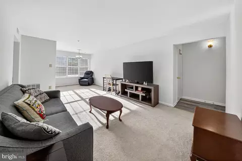 Living - 14901 Mckisson Ct #7CC, Silver Spring, MD 20906 photo 1 of 1