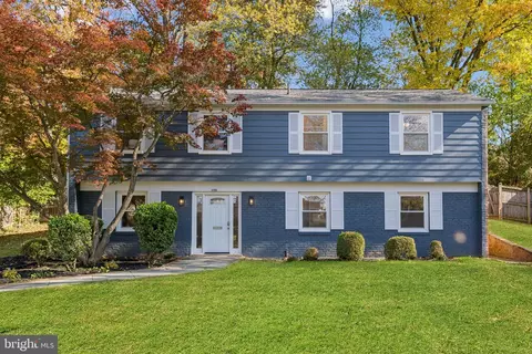 9709 Corkran Ln, Bethesda, MD 20817