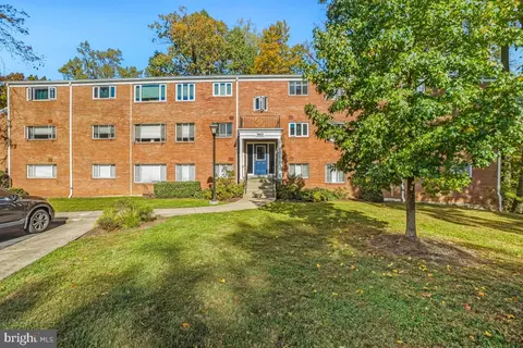 10423 Montrose Ave #10423, Bethesda, MD 20814