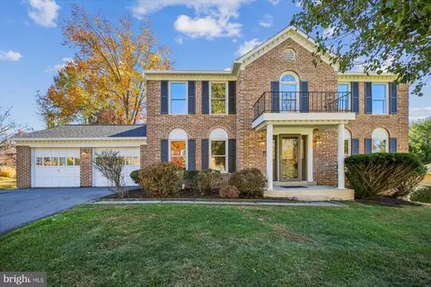 17 Locustwood Ct, Silver Spring, MD 20905
