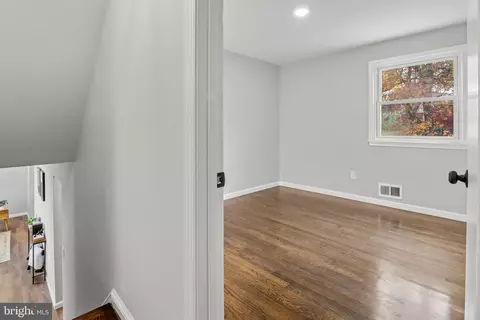 2909 Shanandale Dr, Silver Spring, MD 20904 photo 31