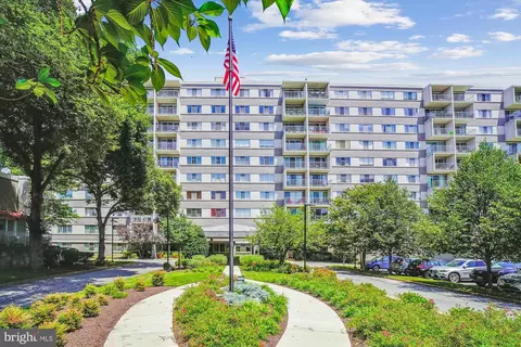 4977 Battery Ln #1-319, Bethesda, MD 20814