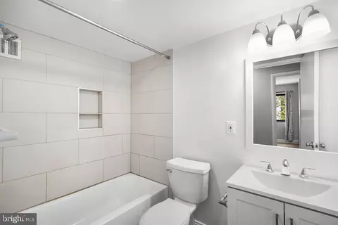 Bath - 8830 Piney Branch Rd #307, Silver Spring, MD 20903 photo 3 of 4