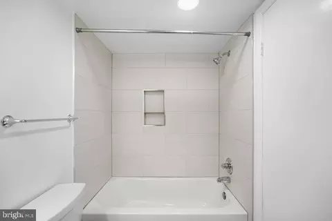 Bath - 8830 Piney Branch Rd #307, Silver Spring, MD 20903 photo 2 of 4