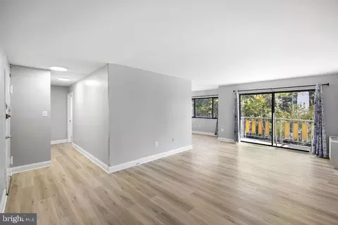Living - 8830 Piney Branch Rd #307, Silver Spring, MD 20903 photo 4 of 5