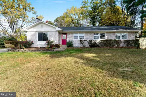 9 Plummer Ct, Germantown, MD 20876