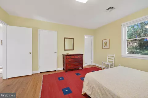 402 Hinsdale Ct, Silver Spring, MD 20901 photo 13