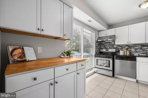 2480 Sun Valley Cir #8-D, Silver Spring, MD 20906 photo 5