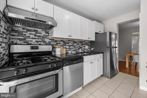 2480 Sun Valley Cir #8-D, Silver Spring, MD 20906 photo 7