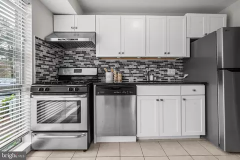 2480 Sun Valley Cir #8-D, Silver Spring, MD 20906 photo 6