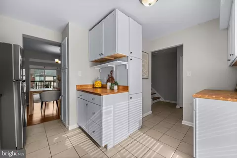 2480 Sun Valley Cir #8-D, Silver Spring, MD 20906 photo 9