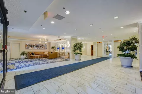 Entry Way - 15101 Interlachen Dr #1-625, Silver Spring, MD 20906 photo 3 of 4